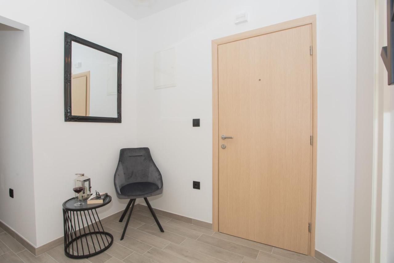 שיבניק Apartmani Rispet מראה חיצוני תמונה