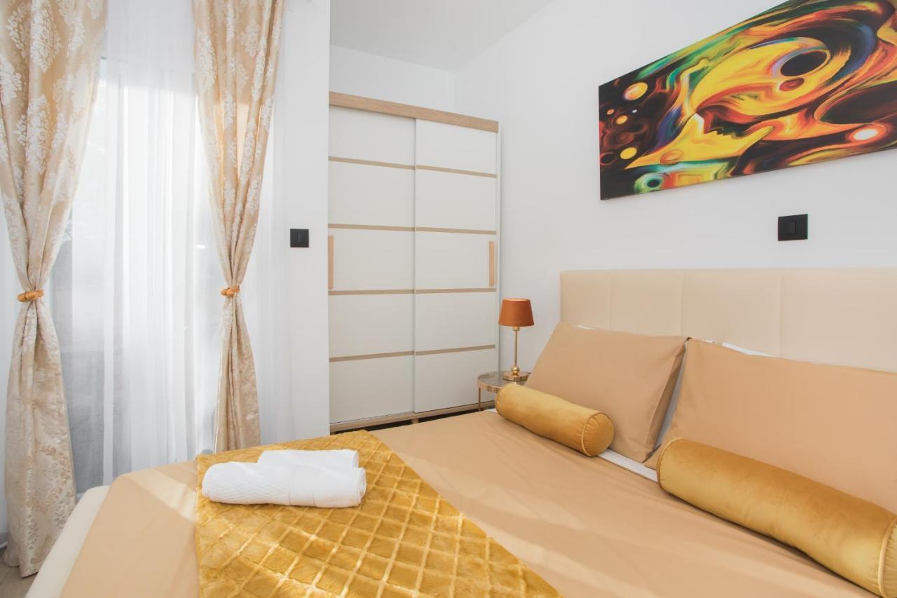 שיבניק Apartmani Rispet מראה חיצוני תמונה