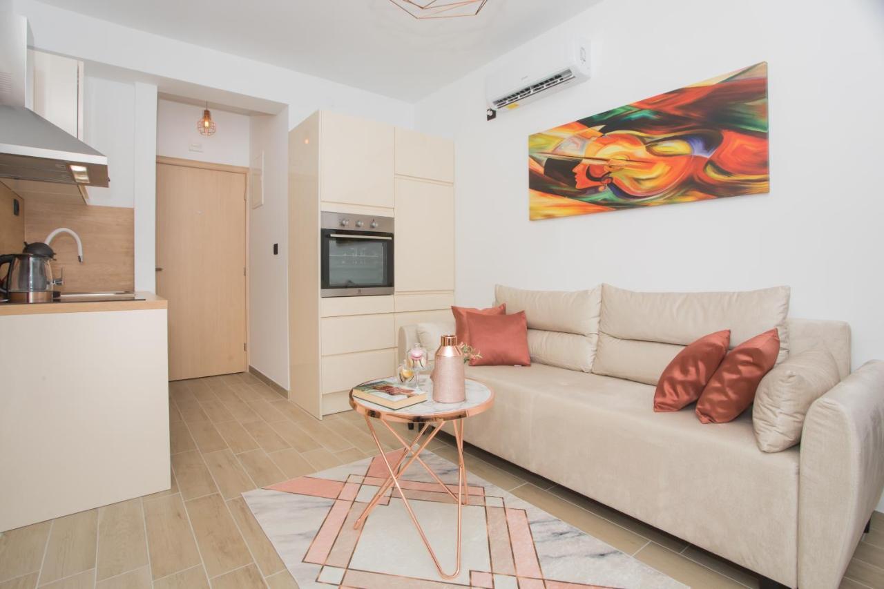 שיבניק Apartmani Rispet מראה חיצוני תמונה