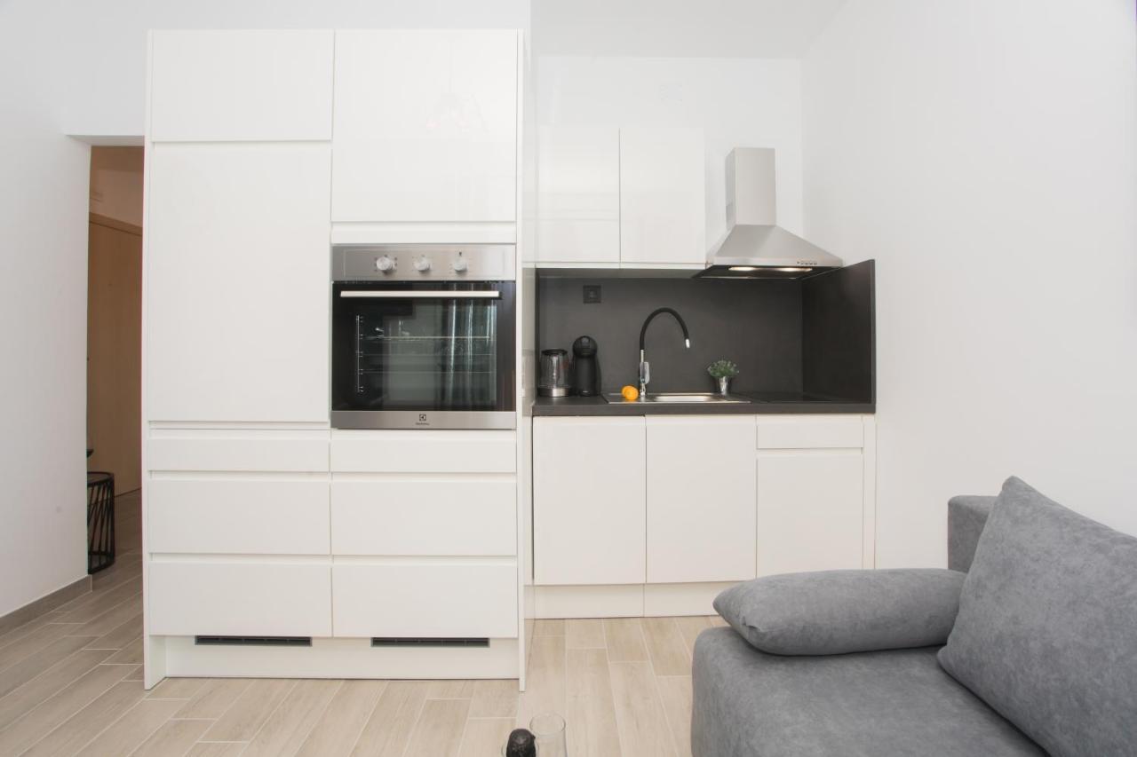 שיבניק Apartmani Rispet מראה חיצוני תמונה