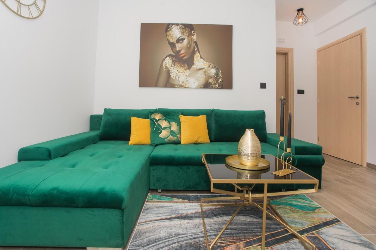שיבניק Apartmani Rispet מראה חיצוני תמונה