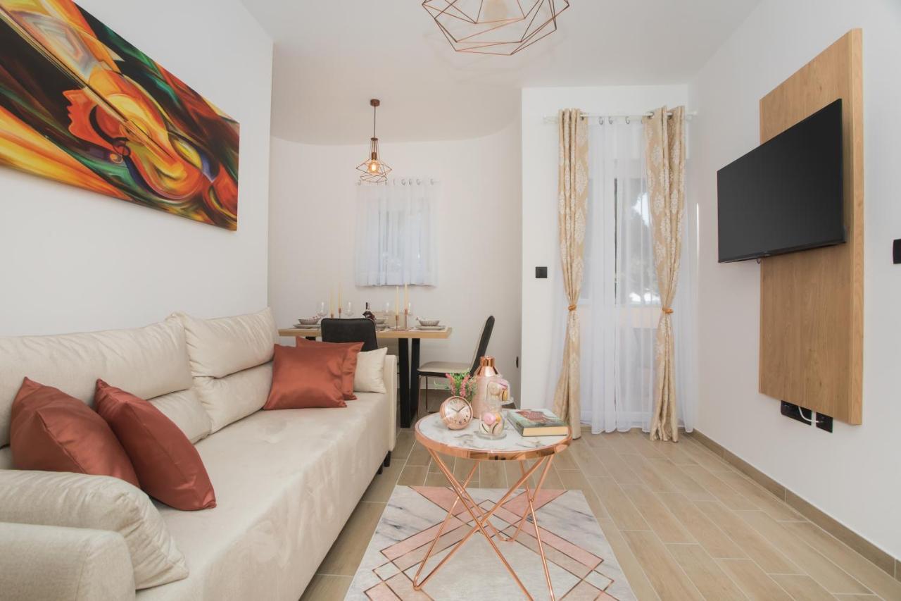 שיבניק Apartmani Rispet מראה חיצוני תמונה